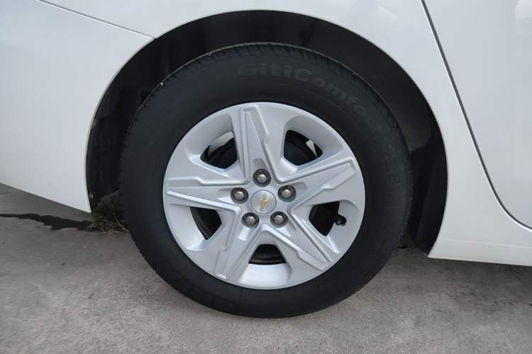 Used Chevrolet Cavalier 2019 320 Automatic Enjoyment with Sunroof Right Rear Wheel Hub