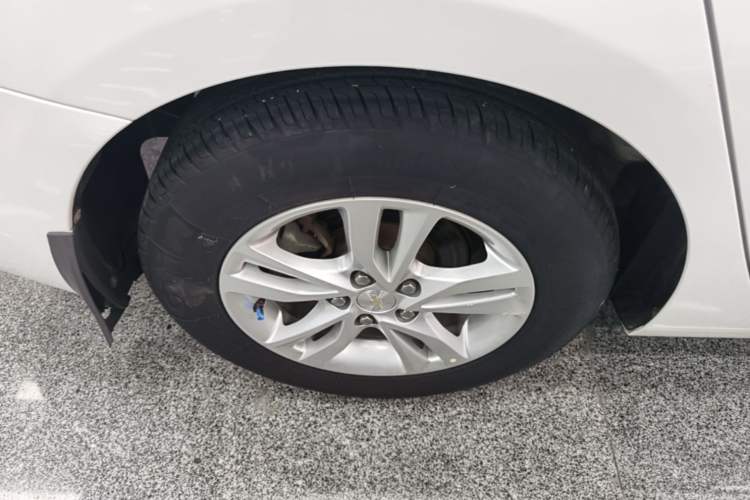 Used Chevrolet Cavalier 2019 320 Automatic Xinyue Edition Right Rear Wheel Hub