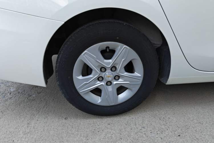 Used Chevrolet Cavalier 2019 320 Automatic Enjoyment with Sunroof Right Rear Wheel Hub