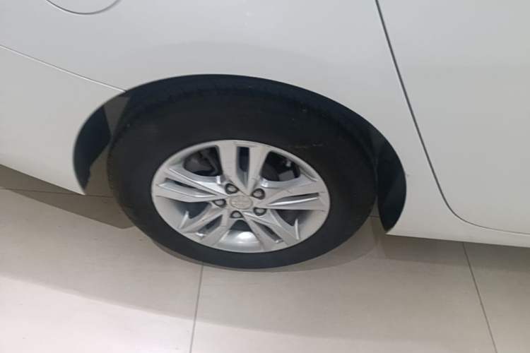 Used Chevrolet Cavalier 2019 320 Automatic Xinyue Edition Right Rear Wheel Hub