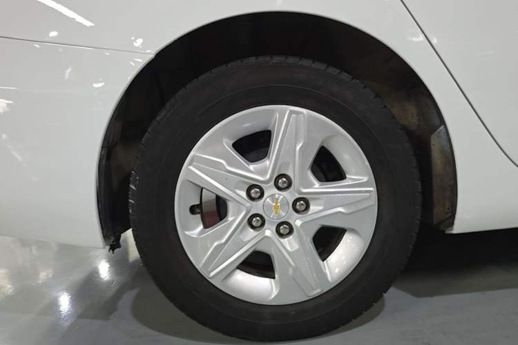 Used Chevrolet Cavalier 2019 320 Automatic Enjoyment with Sunroof Right Rear Wheel Hub