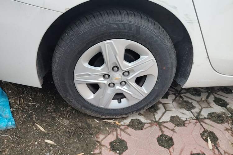 Used Chevrolet Cavalier 2019 320 Automatic Enjoyment with Sunroof Right Rear Wheel Hub