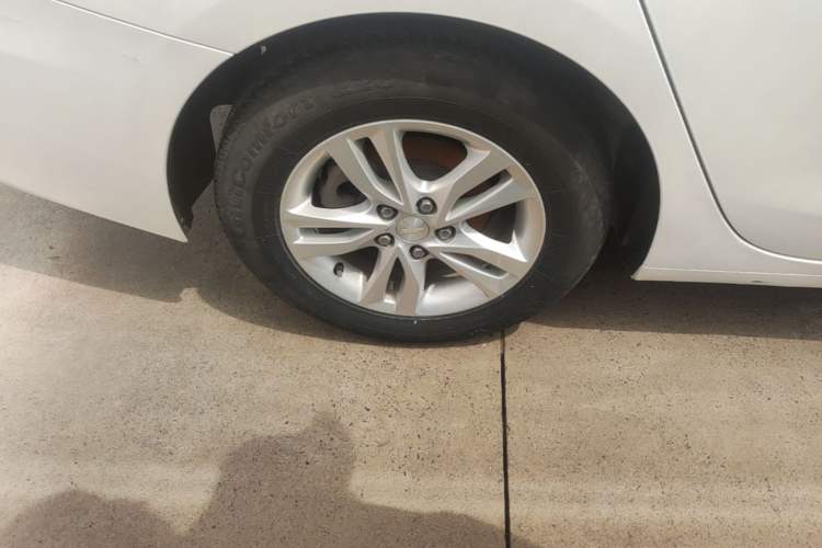 Used Chevrolet Cavalier 2019 320 Automatic Xinyue Edition Right Rear Wheel Hub