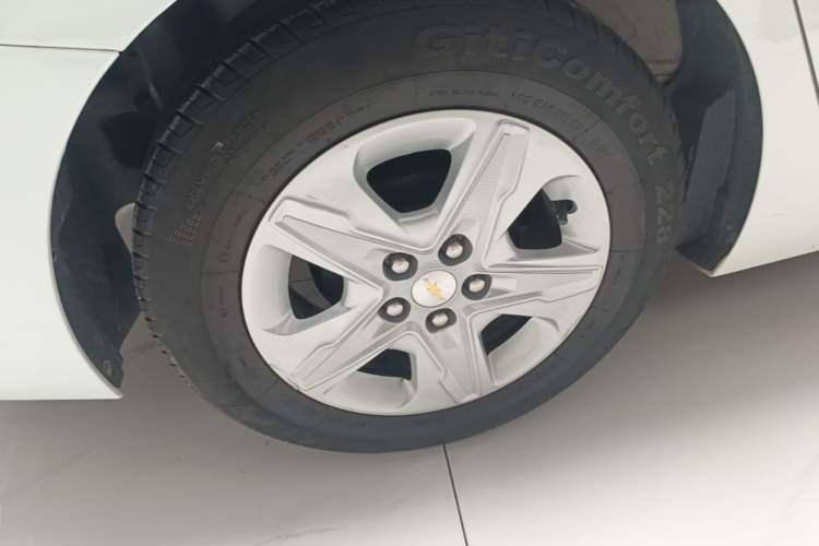Used Chevrolet Cavalier 2019 320 Automatic Enjoyment with Sunroof Right Rear Wheel Hub