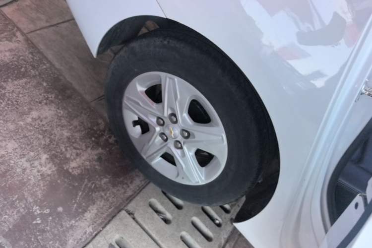 Used Chevrolet Cavalier 2019 320 Automatic Enjoyment with Sunroof Right Rear Wheel Hub