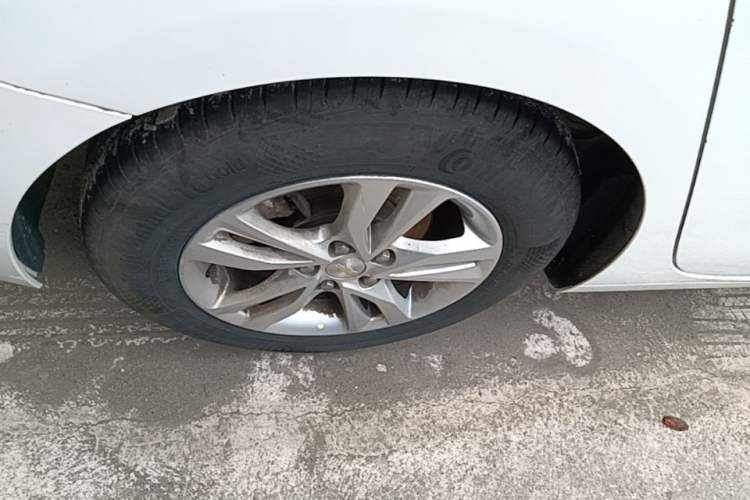 Used Chevrolet Cavalier 2019 320 Automatic Xinyue Edition Right Rear Wheel Hub
