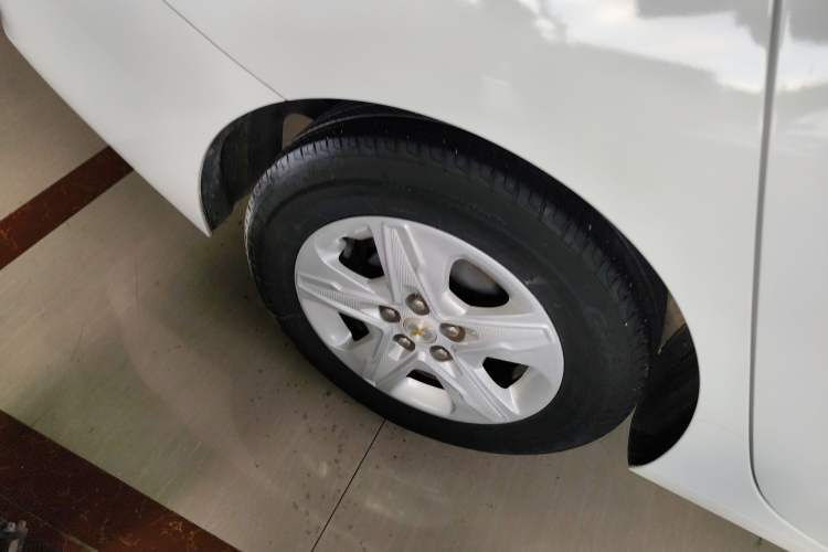 Used Chevrolet Cavalier 2019 320 Automatic Enjoyment with Sunroof Right Rear Wheel Hub