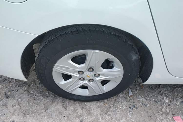 Used Chevrolet Cavalier 2019 320 Automatic Enjoyment with Sunroof Right Rear Wheel Hub