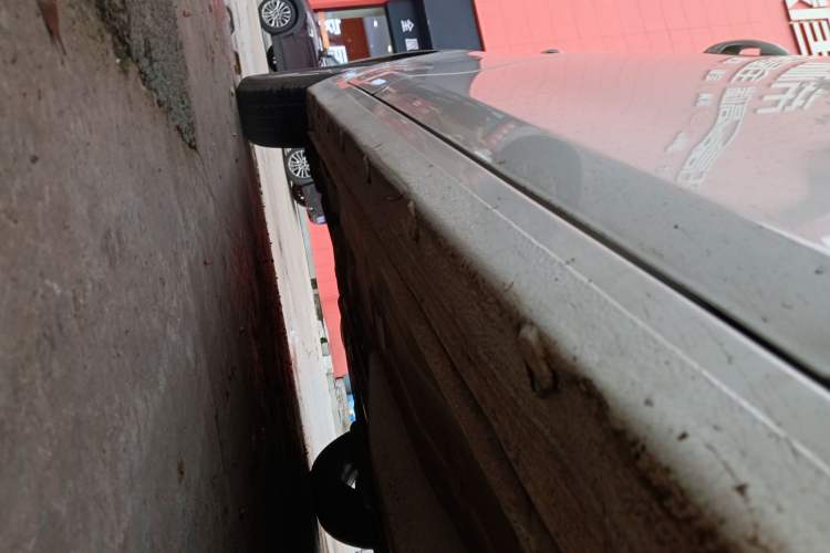 Used Chevrolet Cavalier 2019 320 Automatic Xinyue Edition Right Side Sill