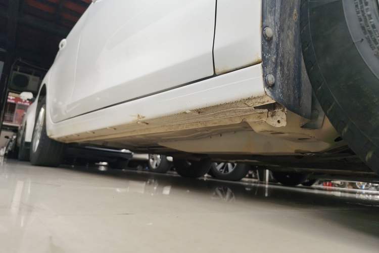Used Chevrolet Cavalier 2019 320 Automatic Xinyue Edition Right Side Sill