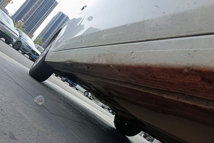Used Chevrolet Cavalier 2019 320 Automatic Enjoyment with Sunroof Right Side Sill