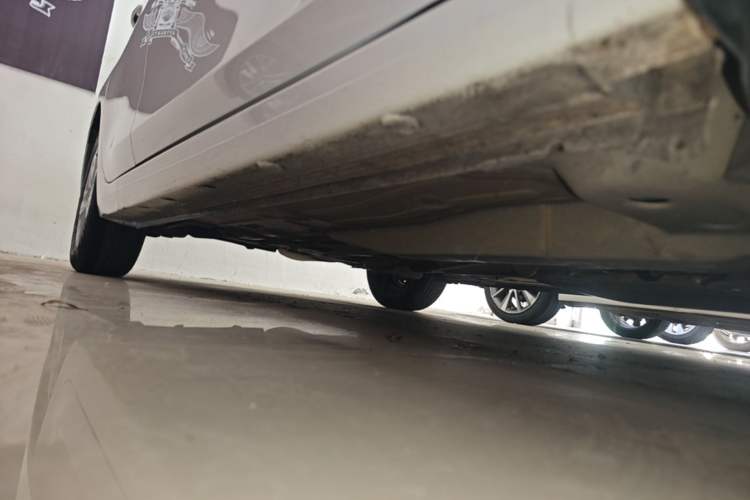 Used Chevrolet Cavalier 2019 320 Automatic Enjoyment with Sunroof Right Side Sill