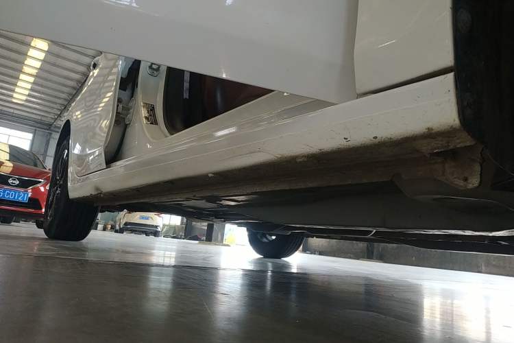 Used Chevrolet Cavalier 2019 320 Automatic Enjoyment with Sunroof Right Side Sill