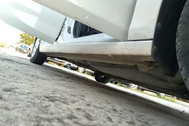 Used Chevrolet Cavalier 2019 320 Automatic Enjoyment with Sunroof Right Side Sill
