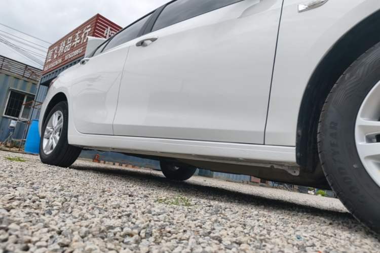 Used Chevrolet Cavalier 2019 320 Automatic Xinyue Edition Right Side Sill
