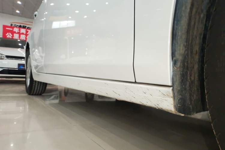 Used Chevrolet Cavalier 2019 320 Automatic Enjoyment with Sunroof Right Side Sill