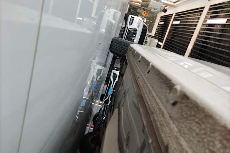 Used Chevrolet Cavalier 2019 320 Automatic Xinyue Edition Right Side Sill
