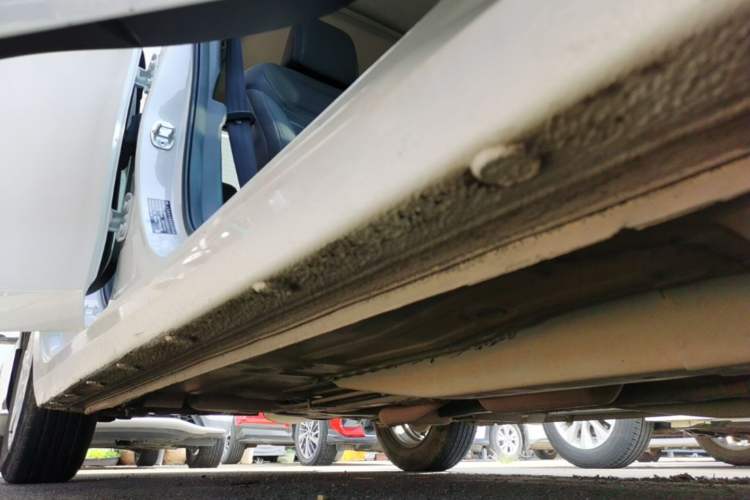 Used Chevrolet Cavalier 2019 320 Automatic Enjoyment with Sunroof Right Side Sill