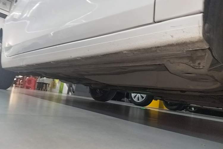 Used Chevrolet Cavalier 2019 320 Automatic Enjoyment with Sunroof Right Side Sill