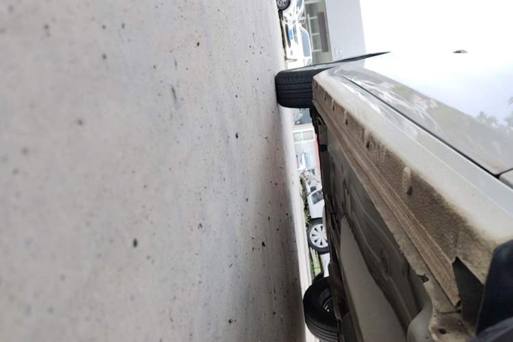 Used Chevrolet Cavalier 2019 320 Automatic Enjoyment with Sunroof Right Side Sill