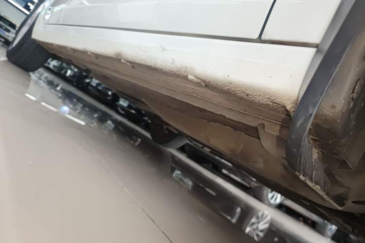 Used Chevrolet Cavalier 2019 320 Automatic Xinyue Edition Right Side Sill