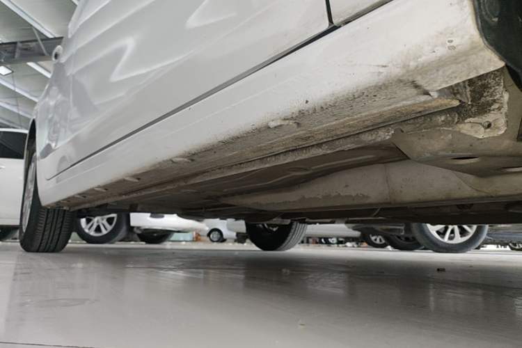 Used Chevrolet Cavalier 2019 320 Automatic Enjoyment with Sunroof Right Side Sill