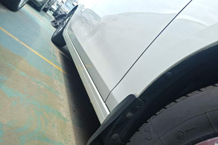 Used Chevrolet Cavalier 2019 320 Automatic Enjoyment with Sunroof Right Side Sill