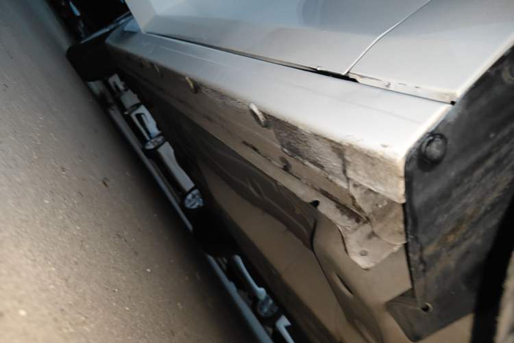 Used Chevrolet Cavalier 2019 320 Automatic Enjoyment with Sunroof Right Side Sill