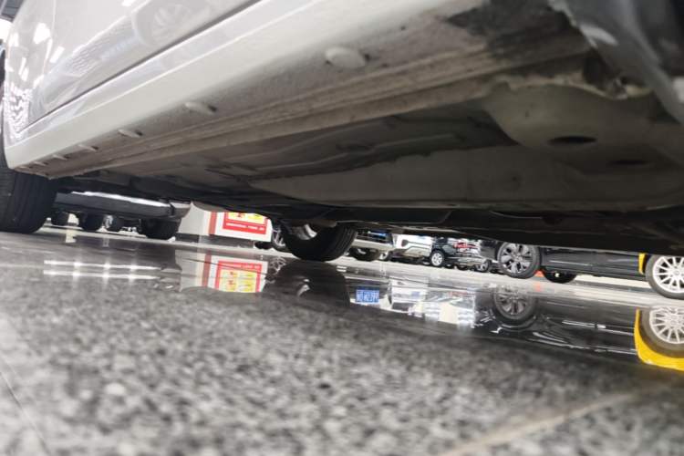 Used Chevrolet Cavalier 2019 320 Automatic Xinyue Edition Right Side Sill