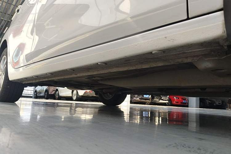 Used Chevrolet Cavalier 2019 320 Automatic Xinyue Edition Right Side Sill