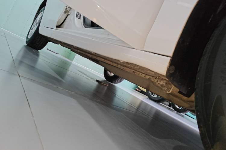 Used Chevrolet Cavalier 2019 320 Manual Xinyue Edition Right Side Sill