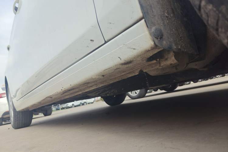 Used Chevrolet Cavalier 2019 320 Automatic Enjoyment with Sunroof Right Side Sill