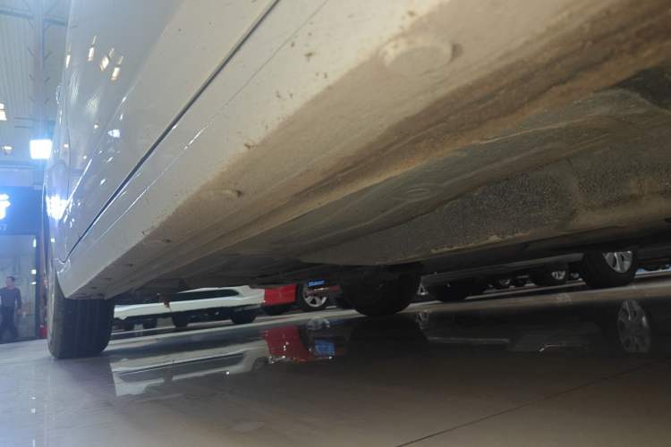 Used Chevrolet Cavalier 2019 320 Automatic Enjoyment with Sunroof Right Side Sill