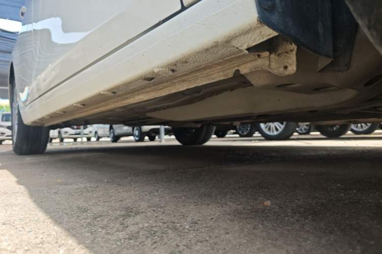 Used Chevrolet Cavalier 2019 320 Automatic Enjoyment with Sunroof Right Side Sill
