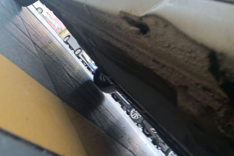 Used Chevrolet Cavalier 2019 320 Automatic Enjoyment with Sunroof Right Side Sill