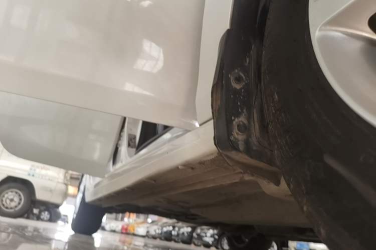 Used Chevrolet Cavalier 2019 320 Manual Xinyue Edition Right Side Sill