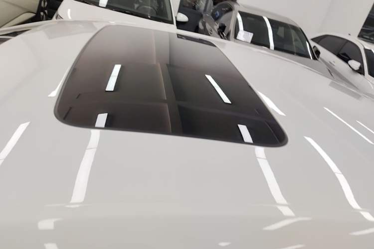 Used Chevrolet Cavalier 2019 320 Automatic Xinyue Edition Roof