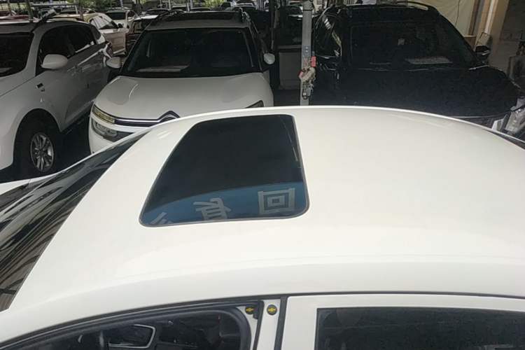 Used Chevrolet Cavalier 2019 320 Automatic Xinyue Edition Roof
