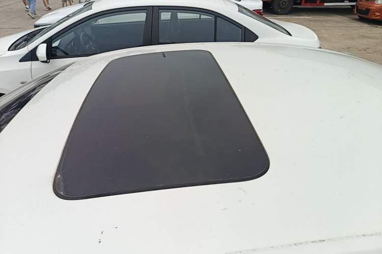Used Chevrolet Cavalier 2019 320 Automatic Xinyue Edition Roof