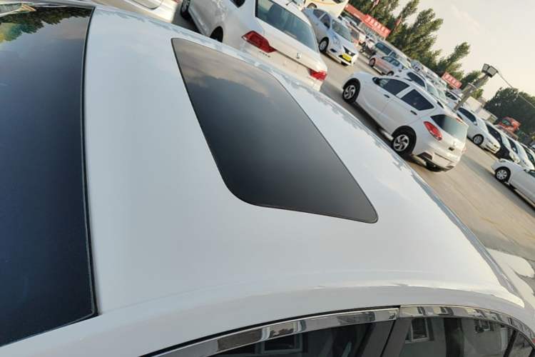 Used Chevrolet Cavalier 2019 320 Manual Xinyue Edition Roof