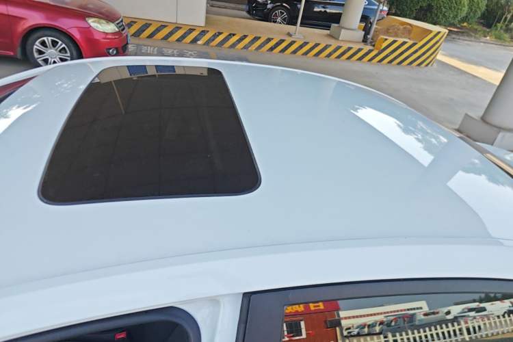 Used Chevrolet Cavalier 2019 320 Automatic Xinyue Edition Roof