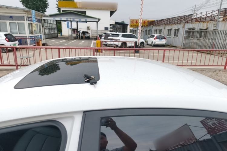 Used Chevrolet Cavalier 2019 320 Automatic Xinyue Edition Roof