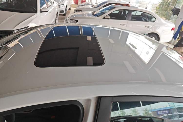 Used Chevrolet Cavalier 2019 320 Manual Xinyue Edition Roof