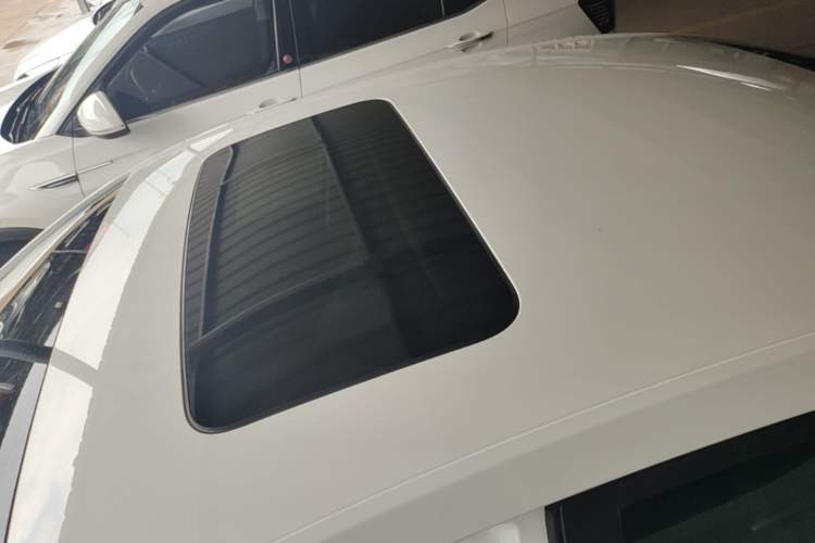 Used Chevrolet Cavalier 2019 320 Automatic Xinyue Edition Roof