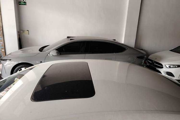 Used Chevrolet Cavalier 2019 320 Automatic Xinyue Edition Roof