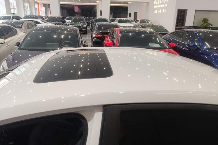 Used Chevrolet Cavalier 2019 320 Automatic Xinyue Edition Roof