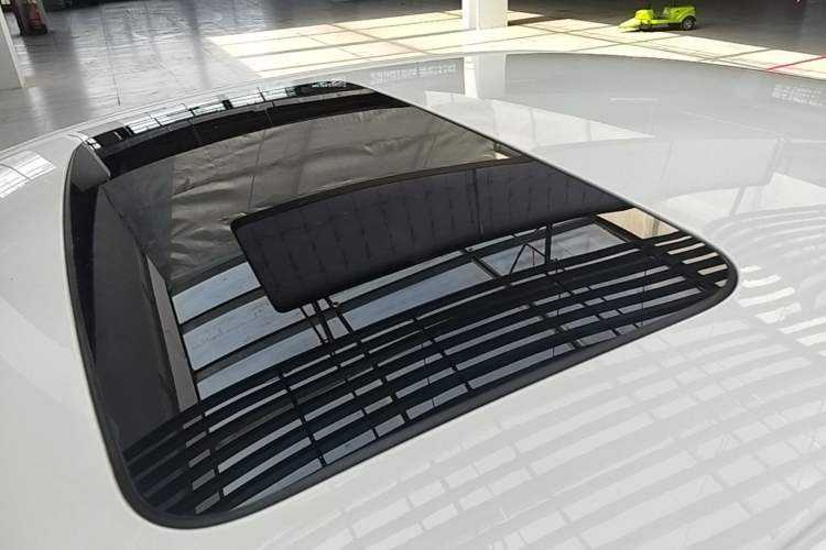 Used Chevrolet Cavalier 2019 320 Automatic Xinyue Edition Roof