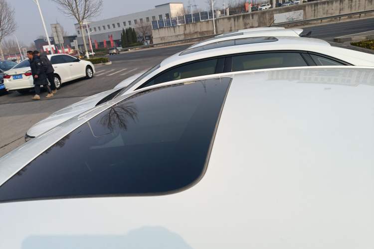 Used Chevrolet Cavalier 2019 320 Automatic Xinyue Edition Roof
