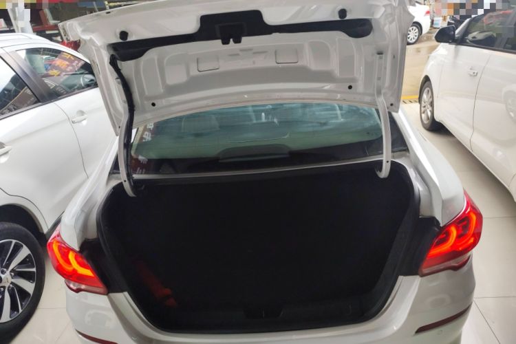 Used Chevrolet Cavalier 2019 320 Automatic Xinyue Edition Trunk