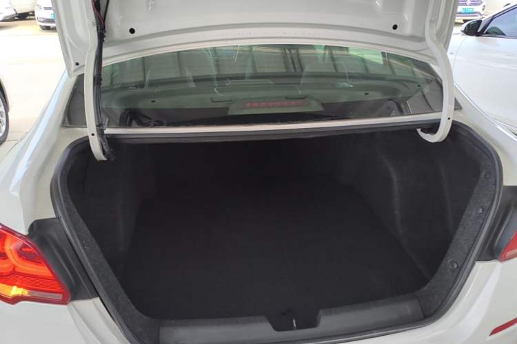 Used Chevrolet Cavalier 2019 320 Automatic Xinyue Edition Trunk